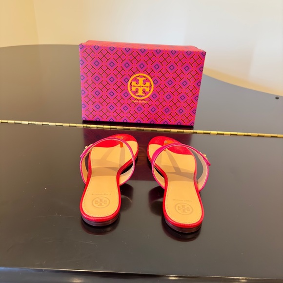 NWT Luxury Summer Beach Vacation Minimalist Authentic Tory Burch Kira Sandal - Picture 16 of 17